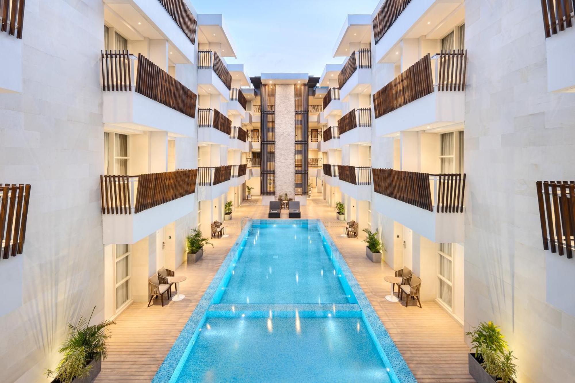 Holiday Inn Express Bali Sunset Road By Ihg Кута Экстерьер фото