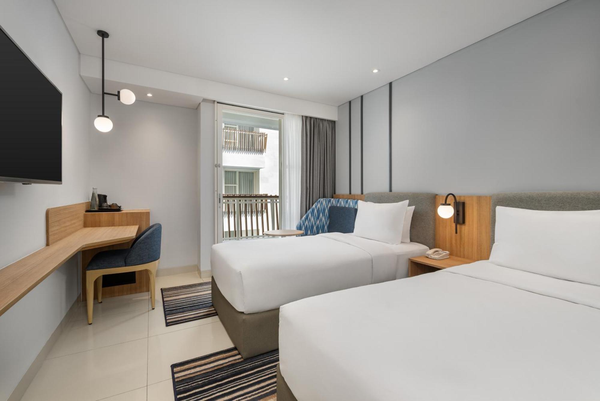 Holiday Inn Express Bali Sunset Road By Ihg Кута Экстерьер фото