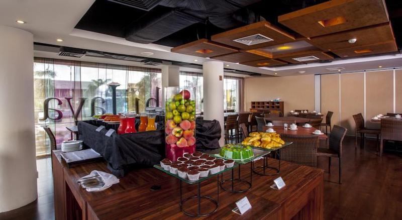 Holiday Inn Express Bali Sunset Road By Ihg Кута Экстерьер фото